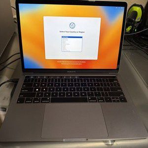 Apple MacBook Pro 13" (2019) - Refurbished