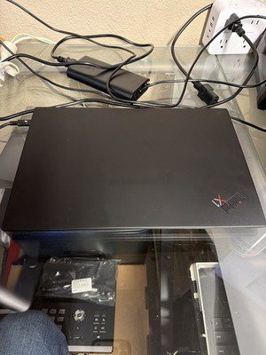 Lenovo ThinkPad X1 Carbon Gen 8 Pre-Owned i5-10210U 8GB 256GB SSD - Image 2