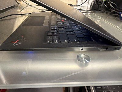 Lenovo ThinkPad X1 Carbon Gen 9 Ultrabook (i5, 8GB, 256GB, 14-inch WUXGA) - Refurbished - Image 3
