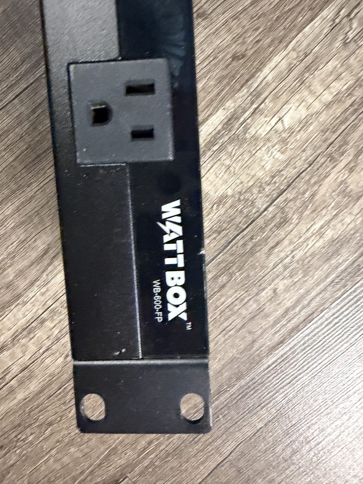 WattBox WB-600-FP Rack Faceplate Voltage/Current Meter USB Charge Pre-Owned - photo 2