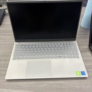 Dell Inspiron 15 5510 Pre-Owned i7-11390H 32GB 512GB SSD